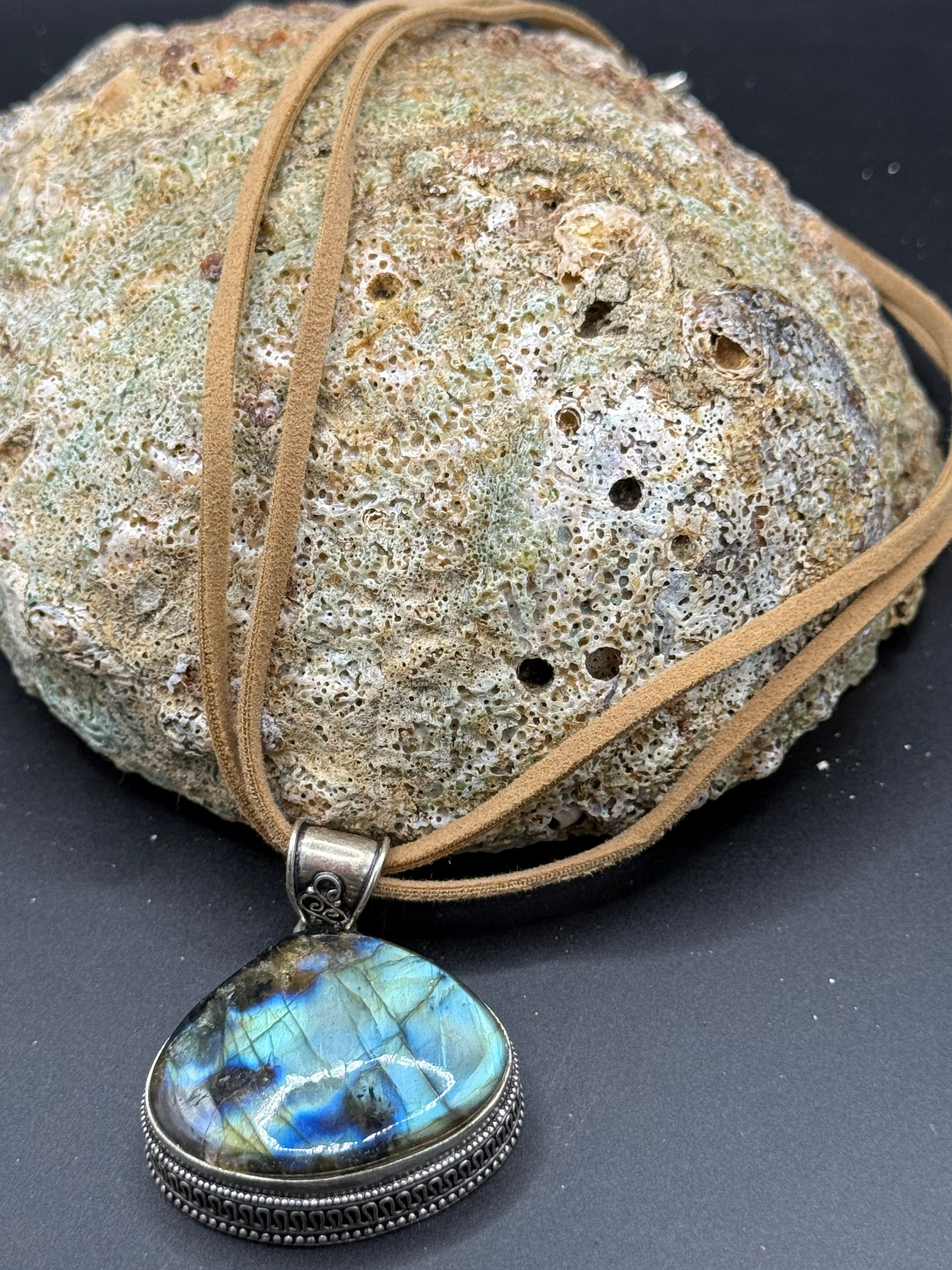 Large Teardrop Labradorite Statement Pendant Necklace – Boho Suede Cord Jewelry