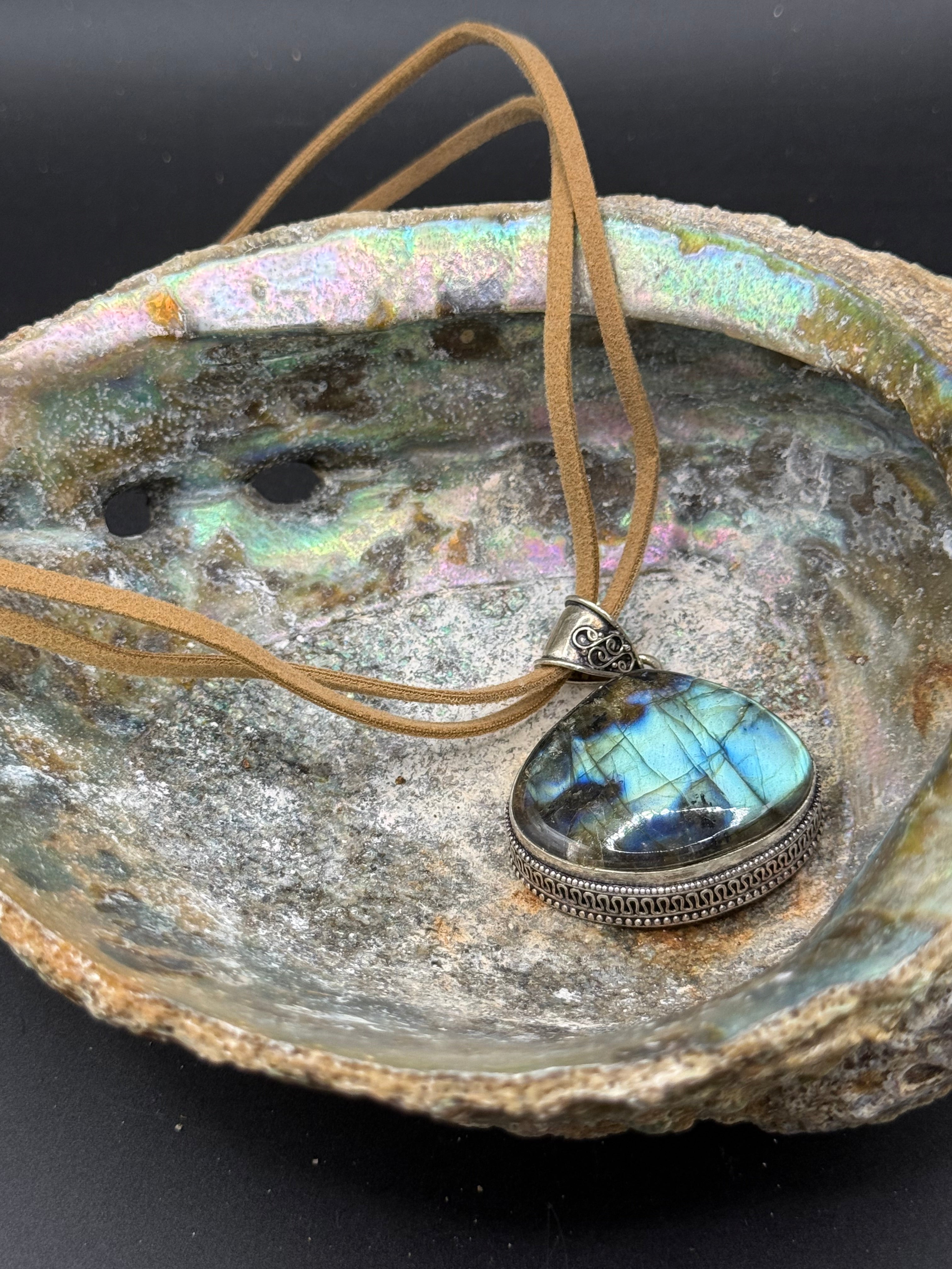 Large Teardrop Labradorite Statement Pendant Necklace – Boho Suede Cord Jewelry
