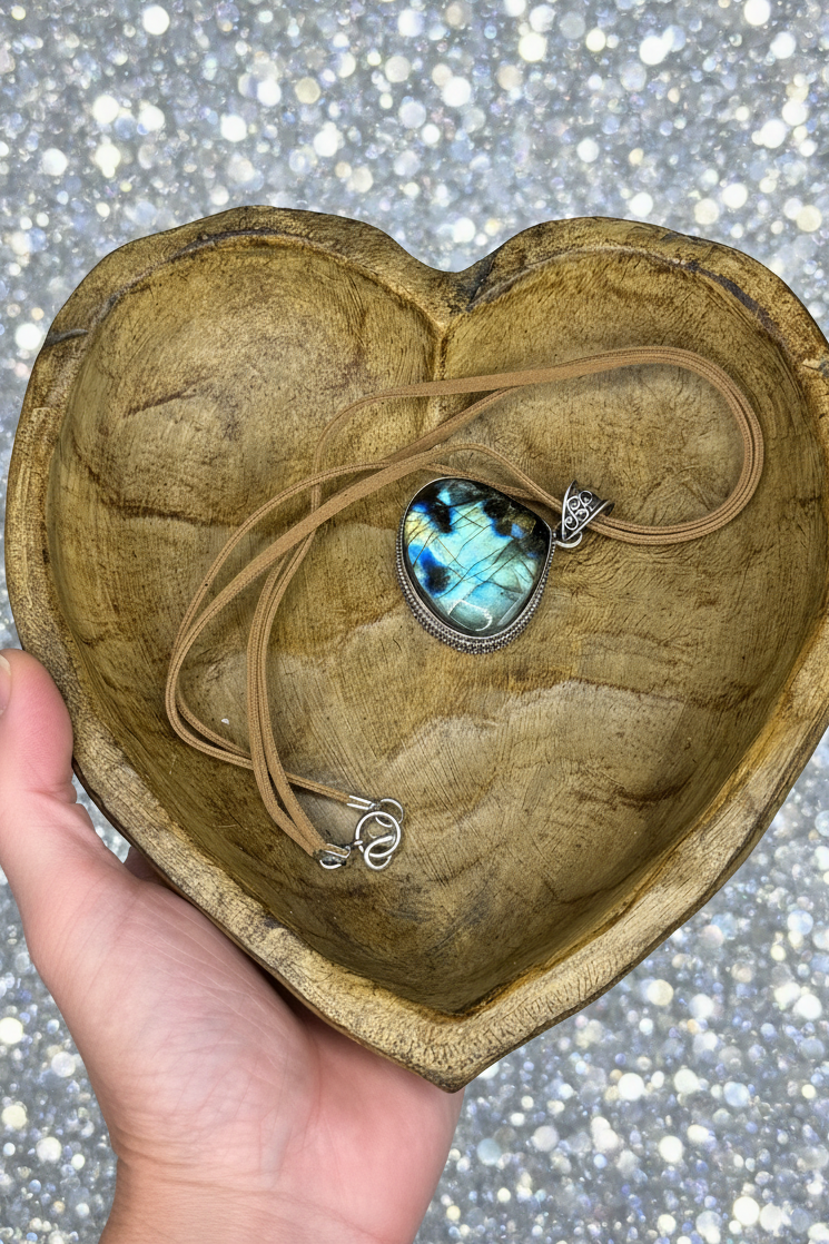 Large Teardrop Labradorite Statement Pendant Necklace – Boho Suede Cord Jewelry