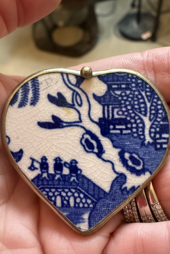Vintage Blue Willow Broken China Heart Brooch & Pendant – Stamped JAPAN