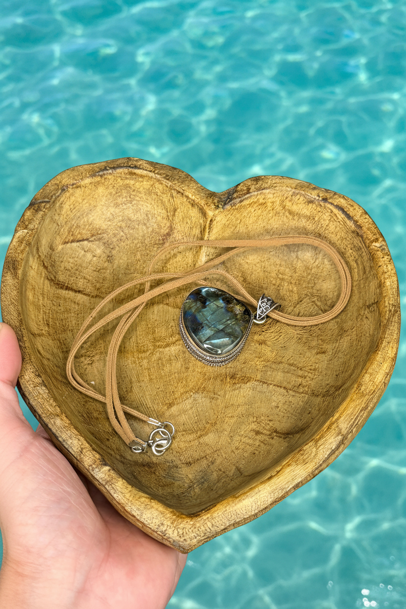 Large Teardrop Labradorite Statement Pendant Necklace – Boho Suede Cord Jewelry