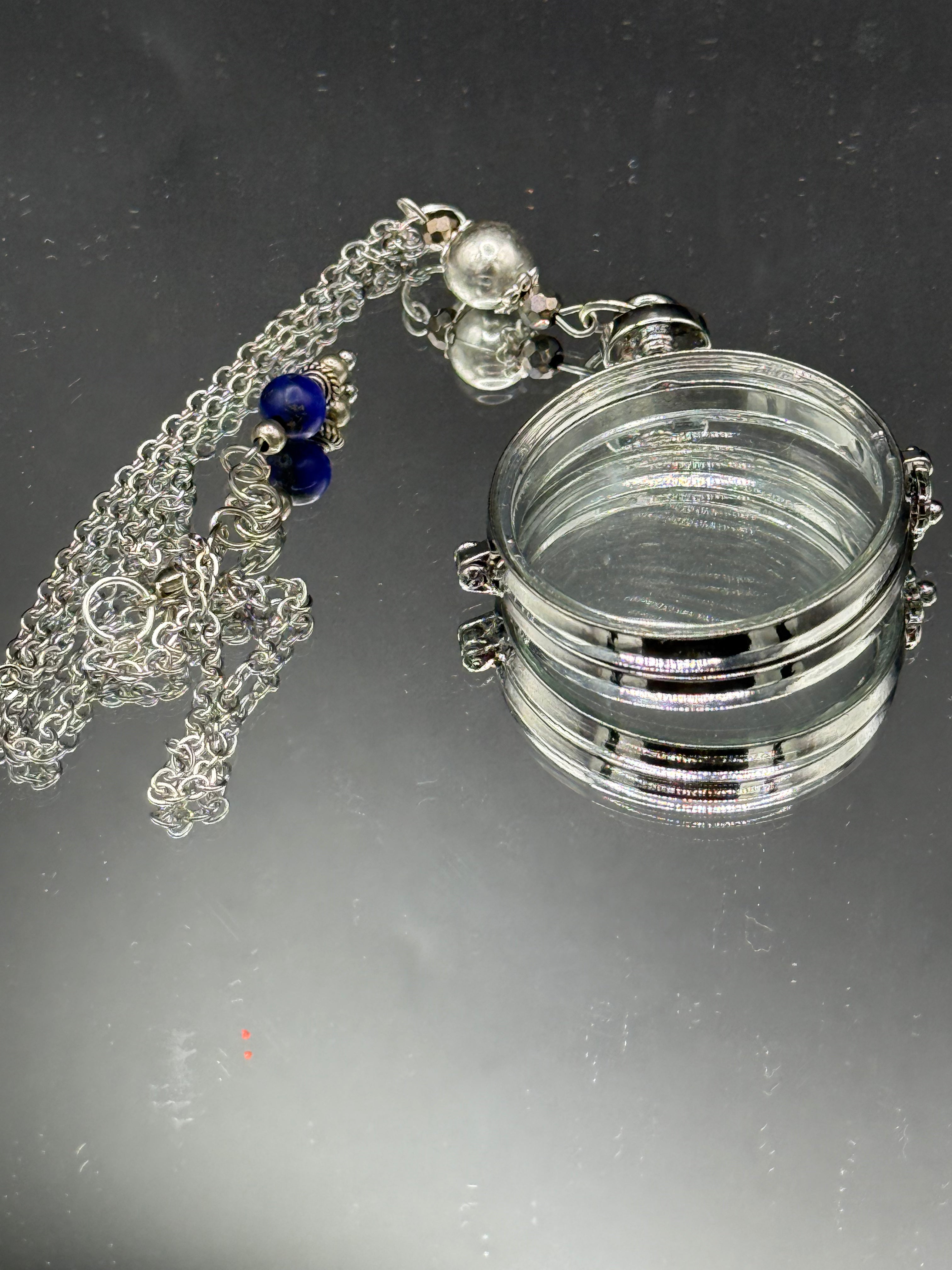 Vintage Style Magnifying Glass Necklace, Silver Monocle Pendant, Steampunk Cosplay Accessory