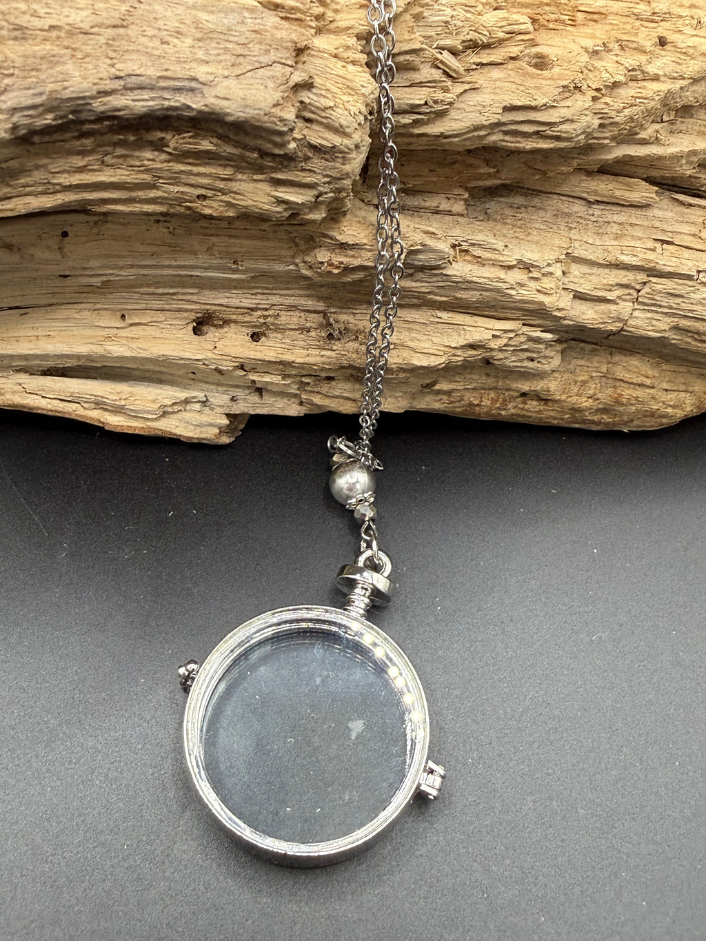 Vintage Style Magnifying Glass Necklace, Silver Monocle Pendant, Steampunk Cosplay Accessory